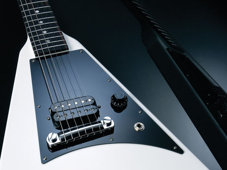 mm-flyingv-460-80.jpg