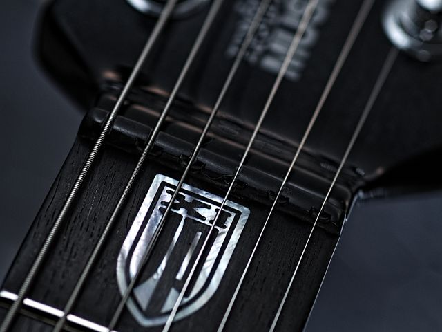 Music Man JPXI The JPXI sports new inlays to set it apart from previous Petrucci signatures.