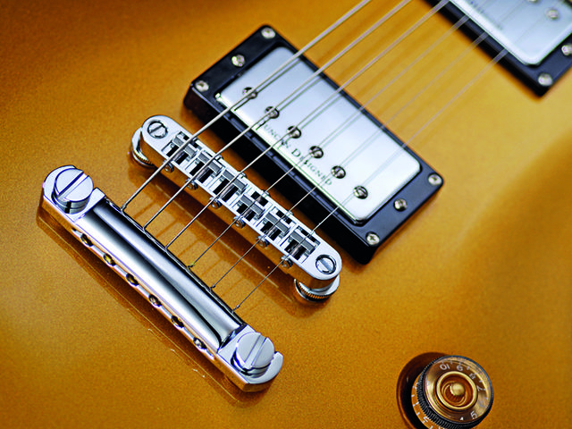 The chromed Tone Pros tune-o-matic bridge and stud tailpiece set-up.