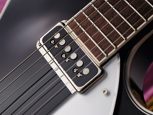 Gretsch G6128T-GH George Harrison Signature Duo Jet The DynaSonic pickups give that classic 1950s tone.