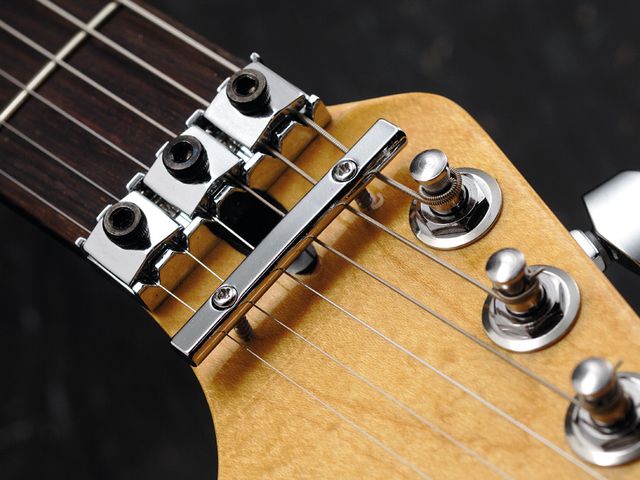 Fender Blacktop Strat HH Floyd Rose Something about a double-locking vibrato on a silver Strat just works…