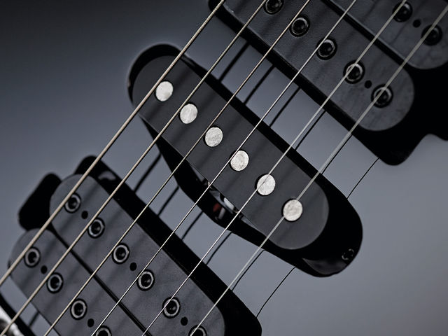 Ibanez RG870Z The DiMarzio pickups are replaced with Ibanez CAP-VM units.
