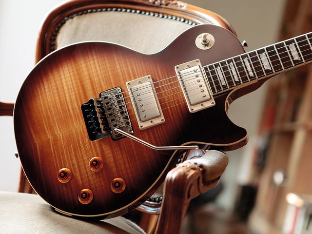 This Epi comes beautifully set up and packing a swanky desertburst finish.