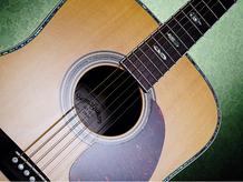 A tortoiseshell pickguard ensures the DR-41 makes an immediate visual impact…