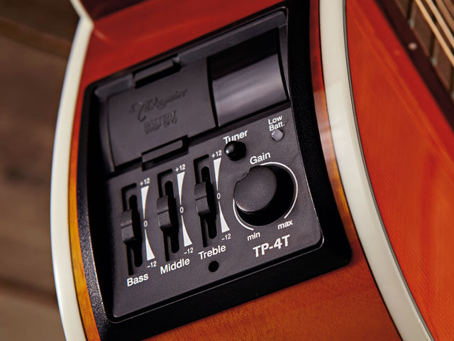 Takamine EG630S-VV Takamine's familiar TP-4T system provides the plugged-in sounds.