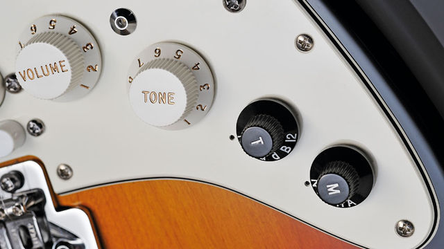 Controls The two smaller rotary switches give you two more control options: tuning and mode
