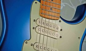 Fret-King Corona DBR