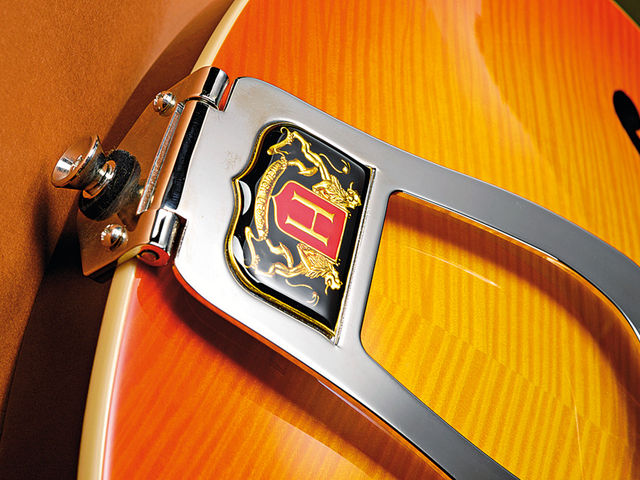 The large tailpiece is a distinguishing feature of the Deluxe-F