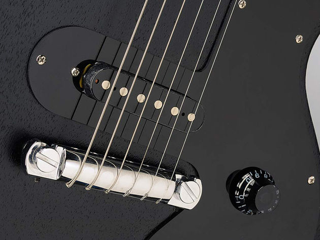 Gibson Melody Maker The hardware is basic: a wrapover bridge and uncovered single-coil