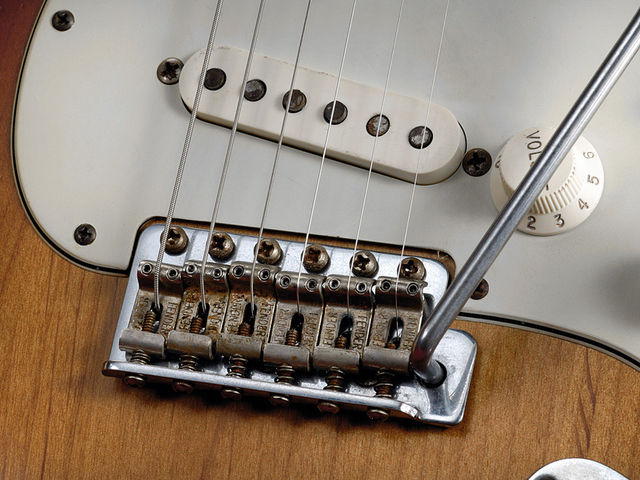 Fender Road Worn '60s Stratocaster The aged bridge up close