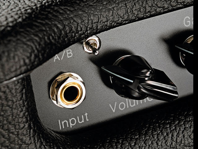 Bad Cat Lil' 15 A mini-toggle on the front panel can also be used to switch channels