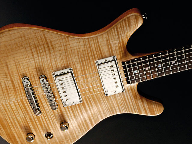 Vanquish Legend Classic Plus That beautiful maple top looks even better strapped on