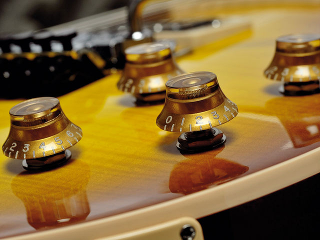 Gibson Les Paul Axcess Standard Mahogany body with flamed maple cap
