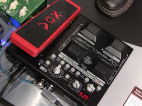 NAMM 2011 VIDEO: Vox Dynamic Looper pedal demo