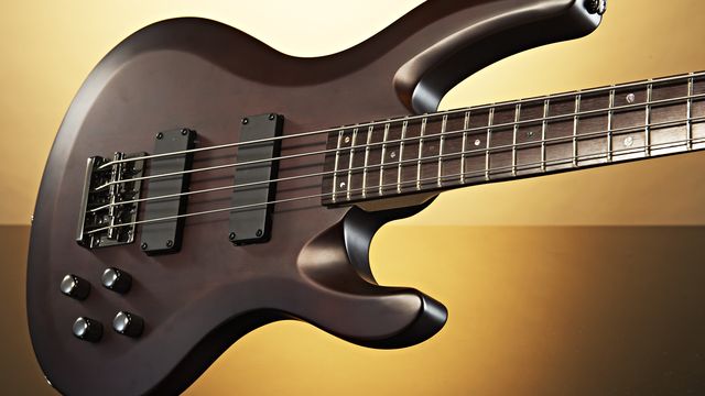 Black Knight CB-42WS bass guitar