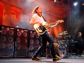 Nick Fyffe rocks Yamaha basses with Deep Purple