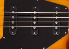 In Pictures: Gibson Grabber 3 70s Tribute Bass