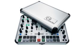 Faderfox dévoile le DJ44, un 'contrôleur de tournée' pour Traktor