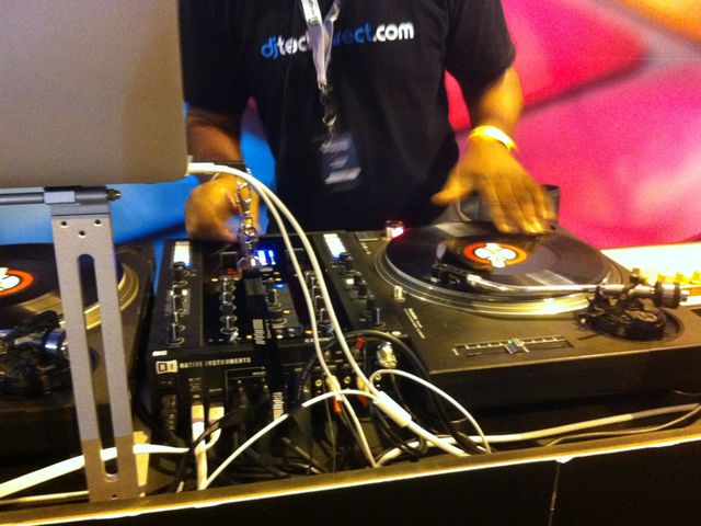 Native Instruments Traktor Kontrol Z2