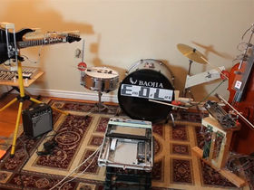 VIDEO: robot band covers Marilyn Manson's Beautiful People