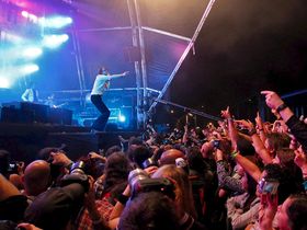 Download and Isle Of Wight kick-off festival season 2011
