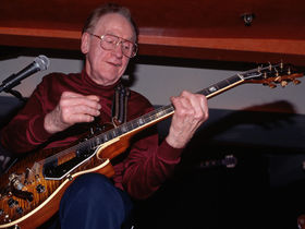Today's Google logo is an interactive guitar for Les Paul's birthday