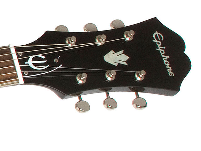 Epiphone Black Royale Riviera Custom P93 (headstock))