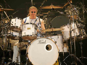 Rock stars support National Learn To Play Day