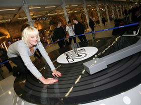 DJ Hero makers install the world's largest turntable in St Pancras Station