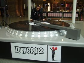 DJ Hero makers install the world's largest turntable in St Pancras Station