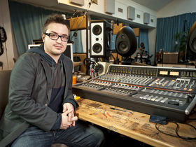VIDEO: producer Rik Simpson on recording Coldplay