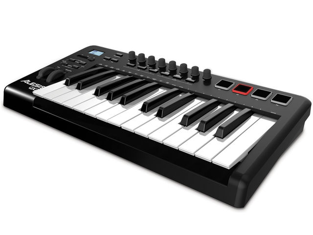 The QX25 The QX25 and 61 have eight sliders and rotary knobs, four backlit drum pads and dedicated transport controls