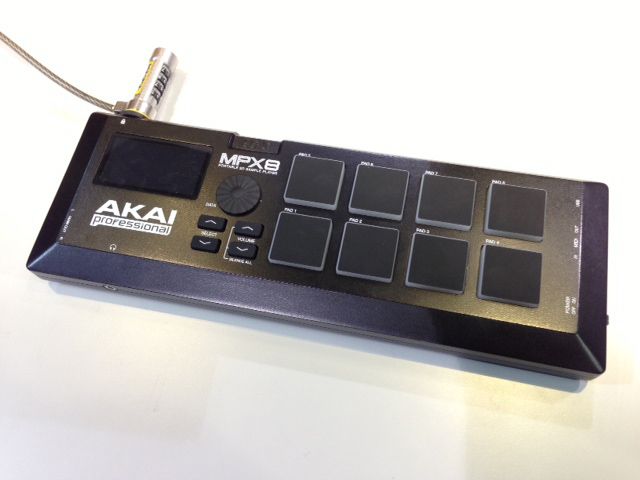 Akai MPX8