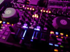 New Traktor controller from NI appears in video