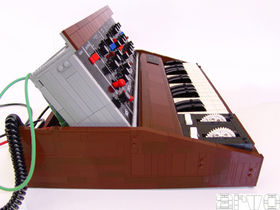 Lego Minimoog is a working MIDI controller