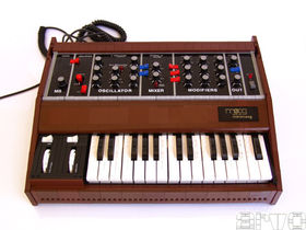 Lego Minimoog is a working MIDI controller