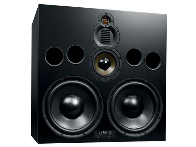 The S5X features a highly sophisticated front panel