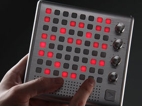 Bliptronic 5000: the low-cost Tenori-on?