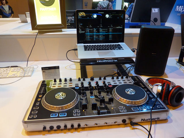 Numark N4