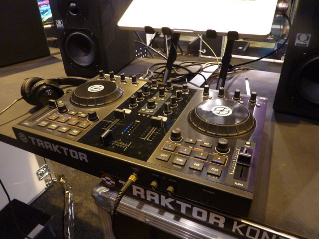 Traktor Kontrol S2