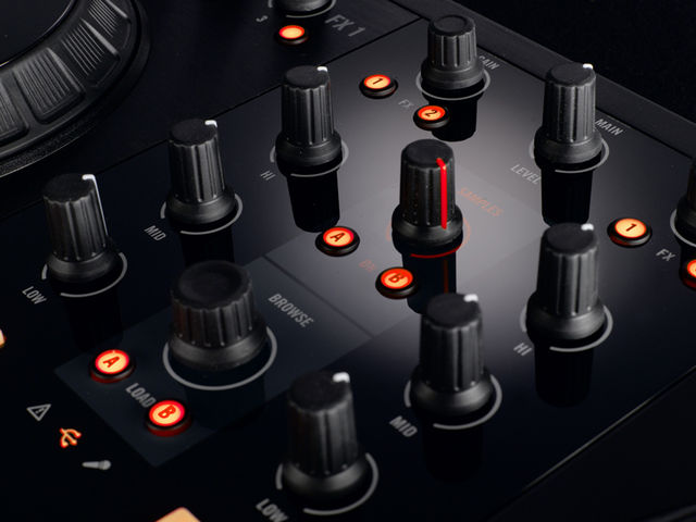 Native Instruments Traktor Kontrol S2 close-up blank