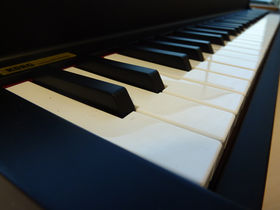 FIRST LOOK: Korg microPiano