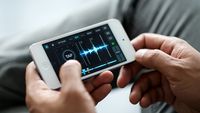 First look: Native Instruments Traktor DJ for iPhone