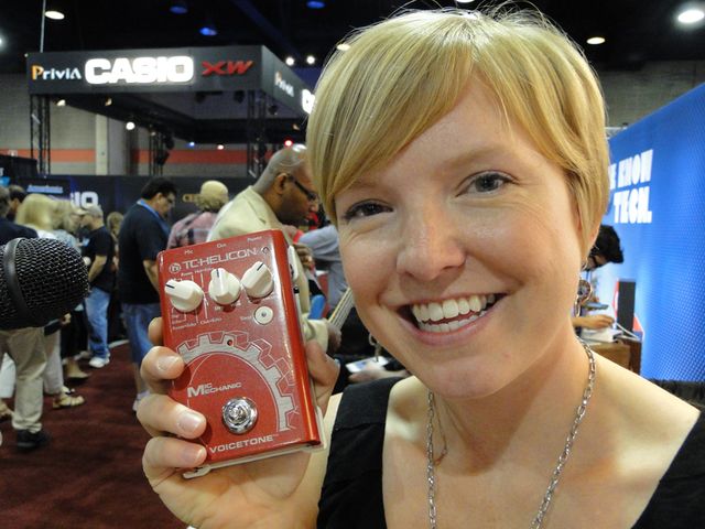 TC-Helicon's Laura Davidson looks mighty happy with the Mic Mechanic