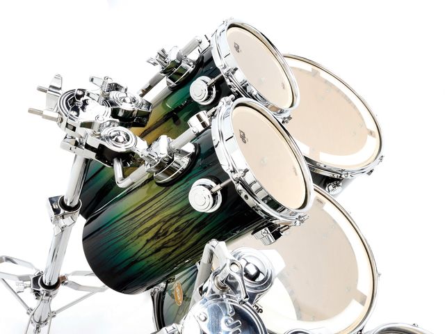 Rata drums are a new addition to the DW range for 2008 and are available in eight lengths but only one diameter