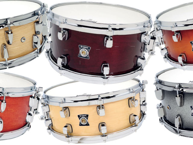 Yamaha Wooden Snares The Loud Series snare features eight air vents drilled into the side, which dries the tone of this eight-ply oak drum