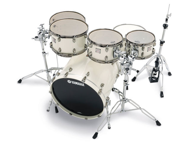 Yamaha Oak X Kit The kit is augmented by a matching 14"x7" oak-shelled snare drum from Yamaha's recently launched Loud series