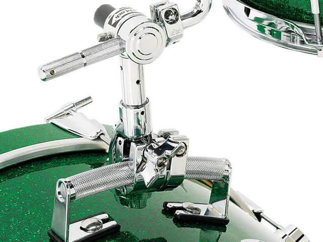 DW'S optional 770 'Banana' mount is much stronger and steadier than equivalent vintage
