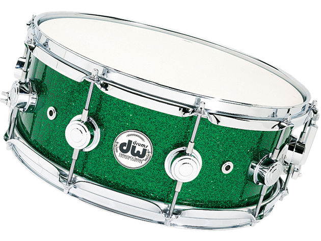 DW Classics Series Super solid snare drum construction means shell and reinforcing ring are formed from a single plank