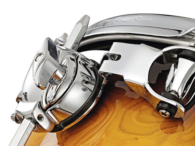 The small tom isolation mounts are tidily-designed, bracketed off just two lugs.